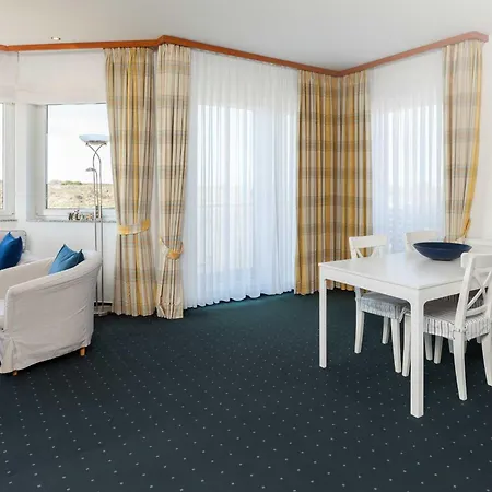 Haus Koebesine 14 شقة *