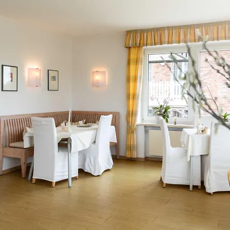 Haus Koebesine 14 * جويست
